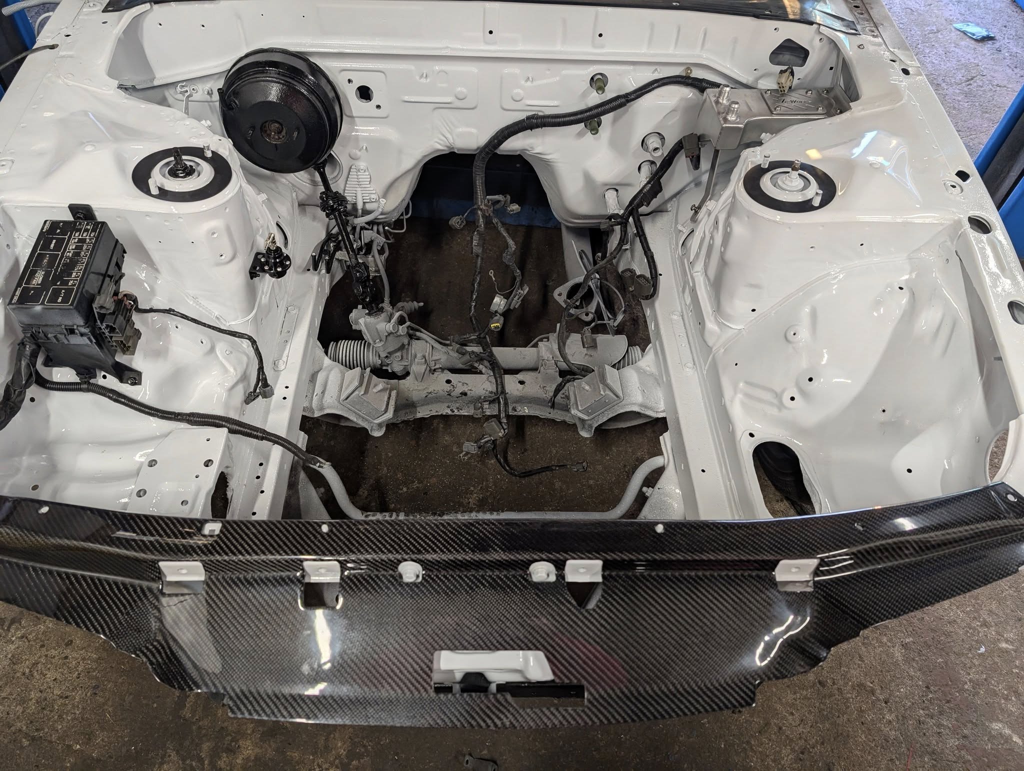 TTP R32 Skyline Carbon Cooling Pannel